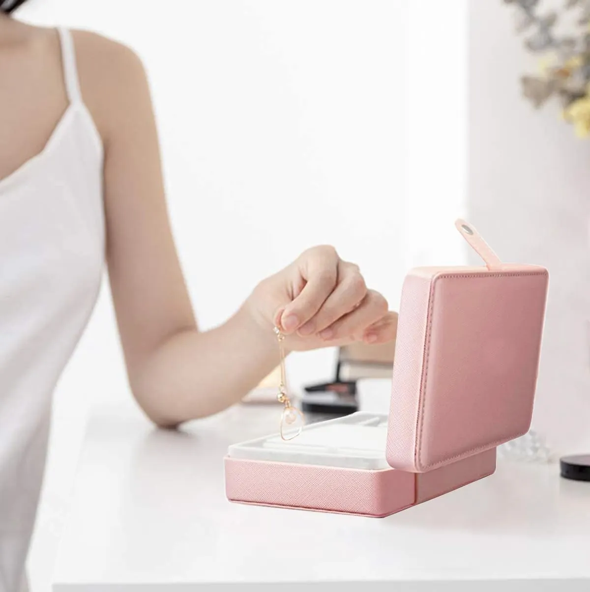 Small Jewelry Box for Earrings, Travel Earring Organizer for Girls Earring Box Travel Earring Case Organizer Pink Travel Jewelry Boxes for Women Small Earring Holder Organizer Box for Girls